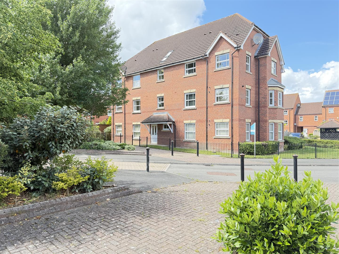 Bromhurst Way, Chase Meadow, Warwick
